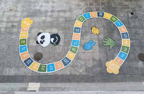 石台地面游戏彩绘